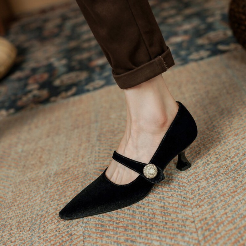 Wine Red Pointed Toe Mary Jane - Boots 评论和价格