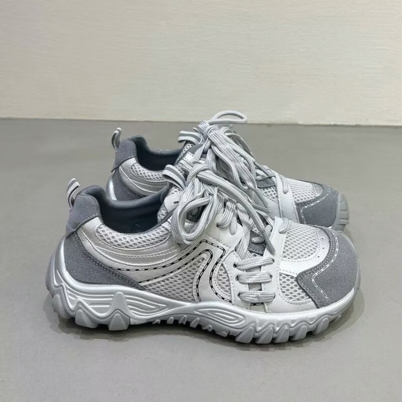 2026 Women Retro Hiking Style  - Heels 评论和价格
